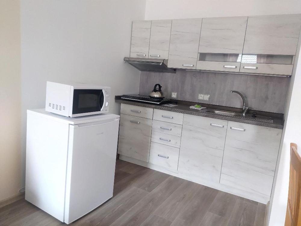 Apartmany Lono Йичин Экстерьер фото